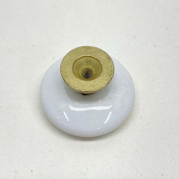 Vintage Lot of 8 White Porcelain & Gold Tone Cabinet Dresser Desk Vanity Knobs - Picture 5 of 9